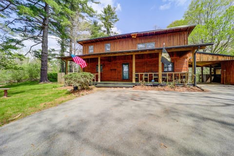 2 Mi to Appalachian State Cabin with Outdoor Spaces Cabin in Boone
