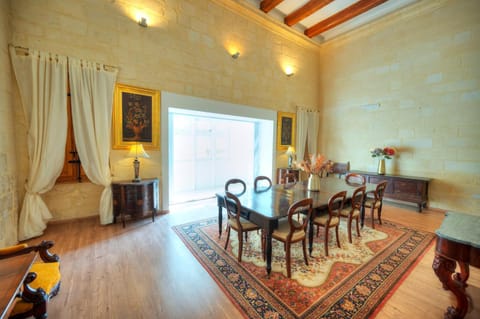 Magestic palazzo, jacuzzi on roof terrace GOVAL-3 House in Valletta