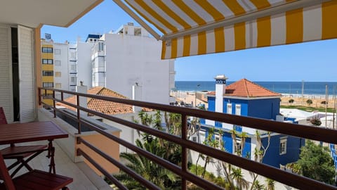 Day, Natural landscape, View (from property/room), Balcony/Terrace, Dining area, Beach, Sea view