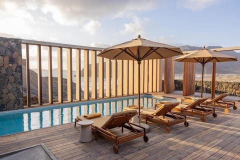 Balcony/Terrace, Pool view, Swimming pool, sunbed