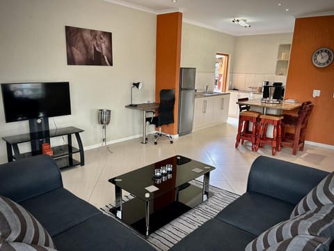 TV and multimedia, Kitchen or kitchenette, Living room, Seating area, Dining area, Evening entertainment