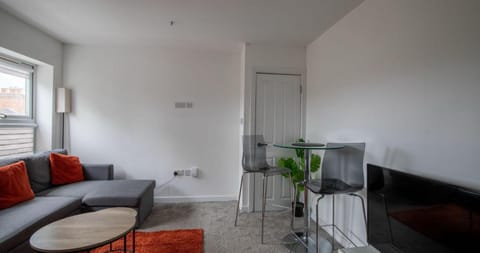 TV and multimedia, Living room, Seating area, Evening entertainment