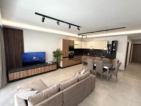 TV and multimedia, Kitchen or kitchenette, Living room