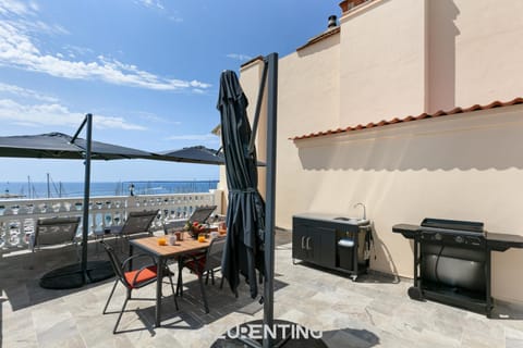 Azurenting - vue sur le port - roof top 3 Apartment in Antibes