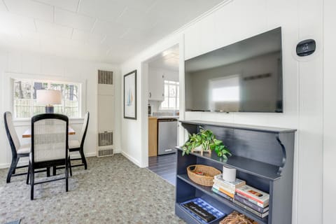 Swim, Hike and Unwind Frankfort Cottage with Fire Pit House in Frankfort