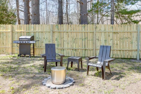 Swim, Hike and Unwind Frankfort Cottage with Fire Pit House in Frankfort