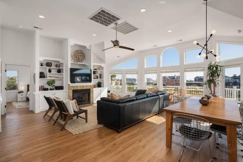 Sleeps 19 Ocean Views & 4-Min Walk to the Beach House in Corolla