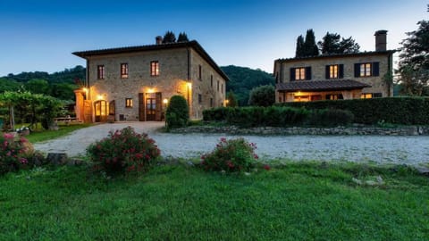 Luxury Podere Colonica- Privacy, Exclusive View Villa in Volterra