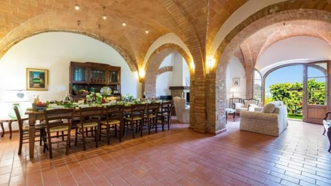 Luxury Podere Colonica- Privacy, Exclusive View Villa in Volterra