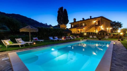 Luxury Podere Colonica- Privacy, Exclusive View Villa in Volterra