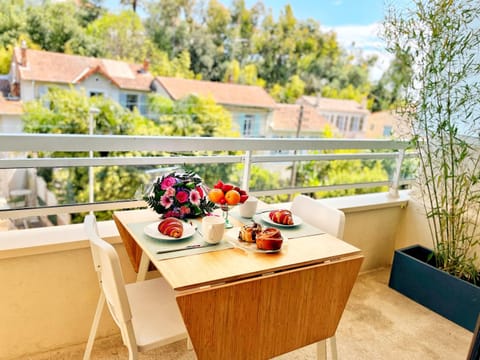 Day, View (from property/room), Balcony/Terrace, Seating area, Food, Garden view