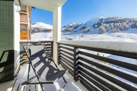 Hostdomus - Sestriere Alpine Escape Apartment in Sestriere