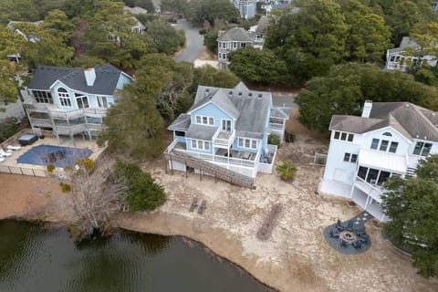 Fish on the Lake 8Min Walk to Beach House in Corolla