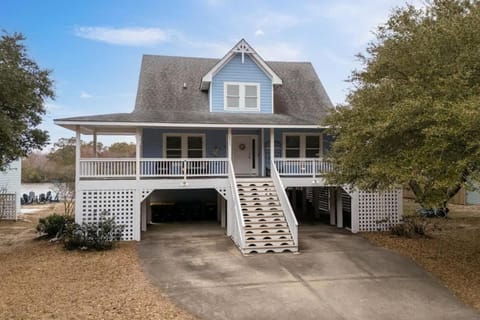 Fish on the Lake 8Min Walk to Beach House in Corolla