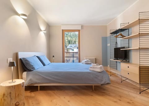 Living room, Bedroom