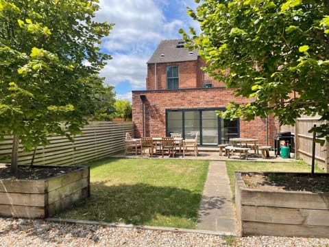 Property building, Balcony/Terrace