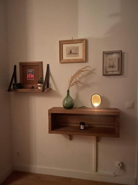 Decorative detail, Seating area