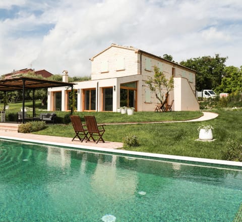 Property building, Spring, Day, Garden, Garden view, Pool view, Swimming pool, sunbed