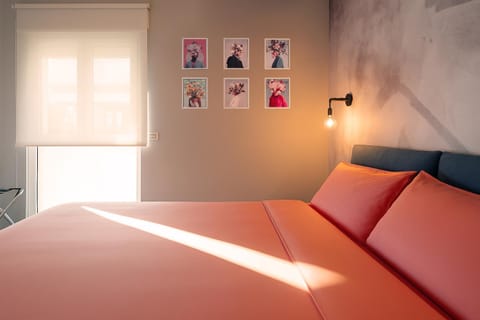 Bed, Bedroom, locker, wardrobe, air conditioner