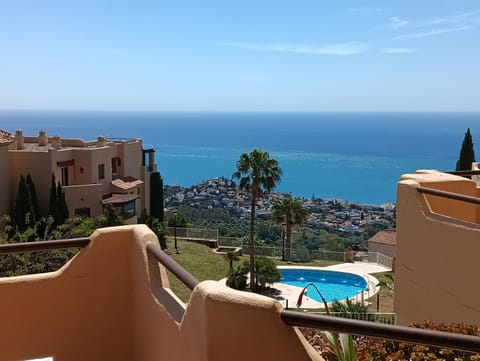 View (from property/room), Balcony/Terrace, Pool view, Sea view