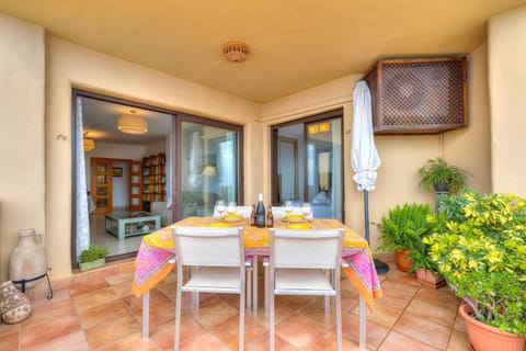 Off site, Balcony/Terrace