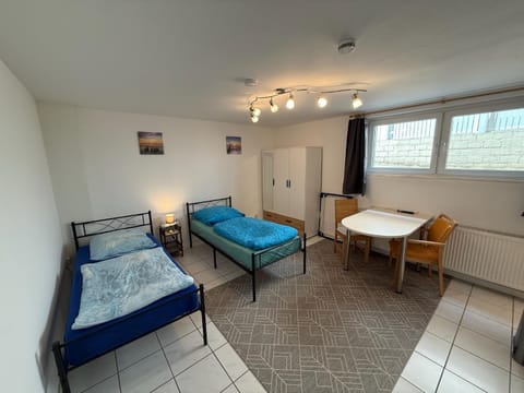 Bed, Dining area, Bedroom