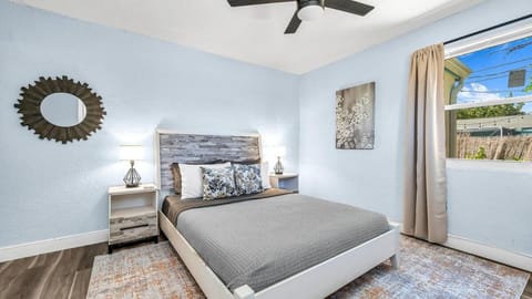 Peanut Island Paradise I 4 Mins to Island Shuttle! Villa in Riviera Beach