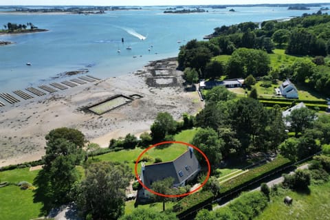 Villa pieds dans l’eau Vue mer panoramique House in Arradon