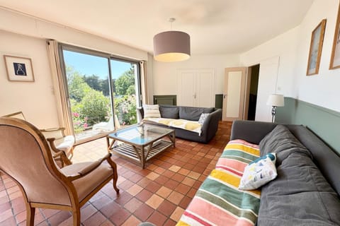 Villa pieds dans l’eau Vue mer panoramique House in Arradon