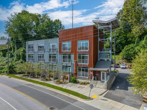 Property building, Street view, Parking