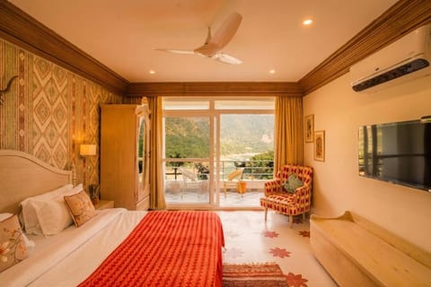 Bed, TV and multimedia, View (from property/room), Balcony/Terrace, Bedroom, air conditioner