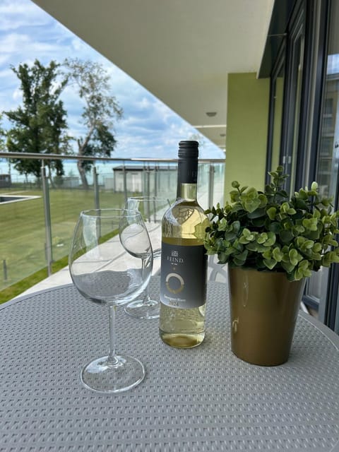 View (from property/room), Balcony/Terrace, Garden view