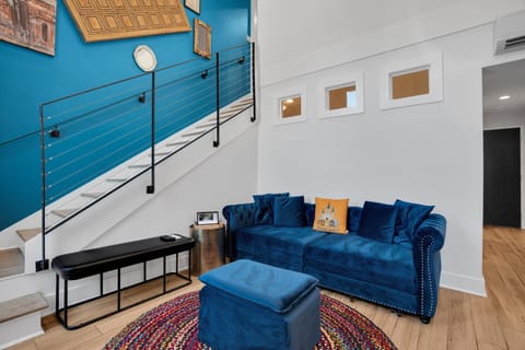 Elegant 2BR Across from French Qtr w Free Parking Hotel in Faubourg Marigny