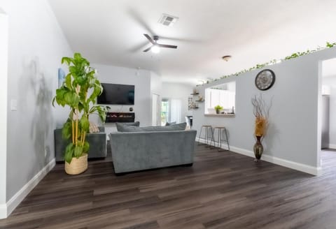 TV and multimedia, Dining area