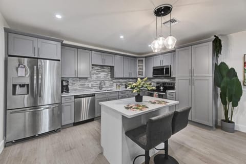 Beachside Villa Apartment in Lauderdale-by-the-Sea