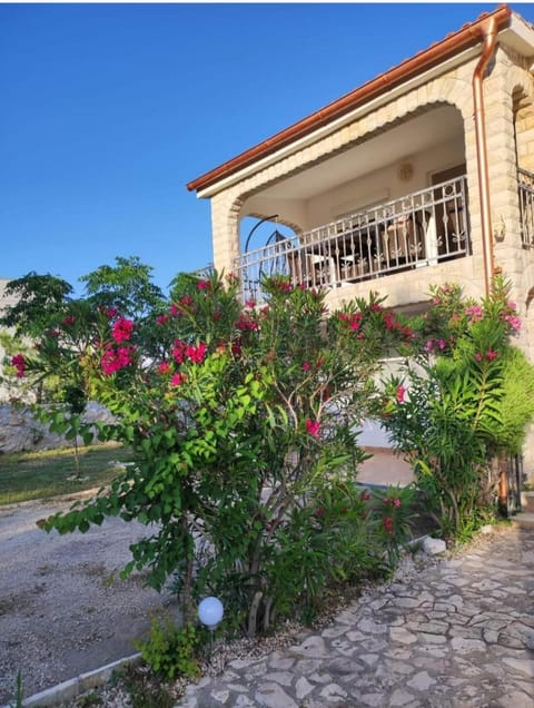 Apartmani Samanta&Amanda, VIR, Apartment in Lika-Senj County