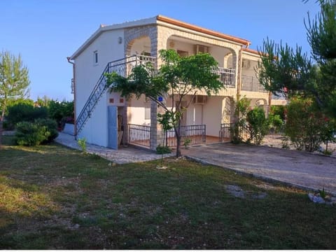 Apartmani Samanta&Amanda, VIR, Apartment in Lika-Senj County