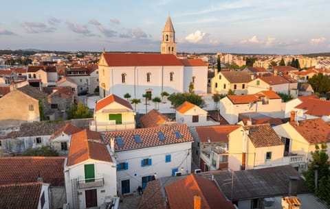 Property building, Neighbourhood, Bird's eye view, Street view