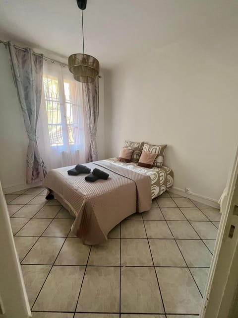 Joli appart à deux pas des plages et de la gare Apartment in Antibes