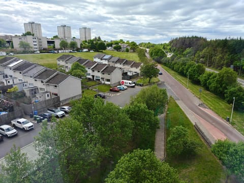 Modern 2 Bed Flat Apartment in East Kilbride