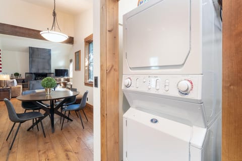 Robbers Roost by Exceptional Stays Chalet in Mountain Village