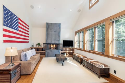 Robbers Roost by Exceptional Stays Chalet in Mountain Village