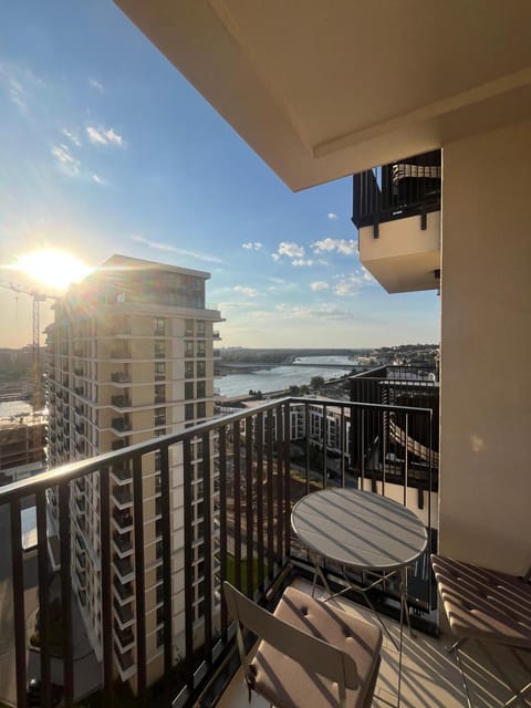 Property building, Natural landscape, View (from property/room), Balcony/Terrace, City view