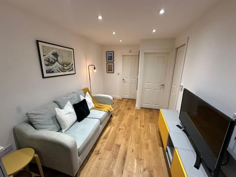 Communal lounge/ TV room, Living room, Seating area