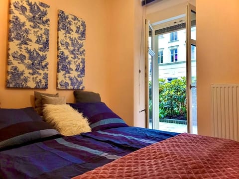 Bed, Garden, Bedroom, Inner courtyard view, heating, internet