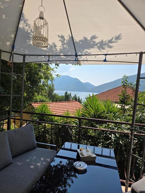 View (from property/room), Balcony/Terrace