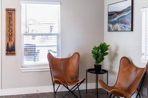 Day, Living room