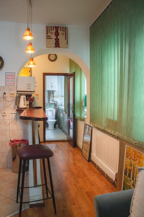 Kitchen or kitchenette, Living room