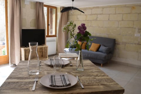 TV and multimedia, Living room, Dining area