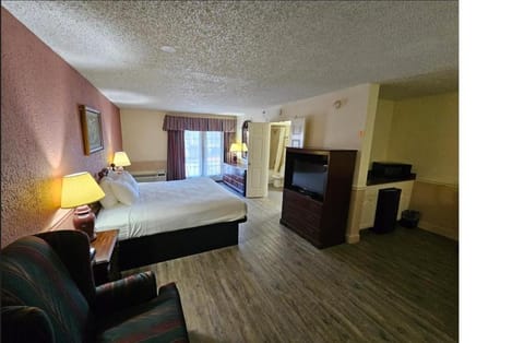 Royal Suites Baton Rouge near LSU and Airport Hotel in Baton Rouge